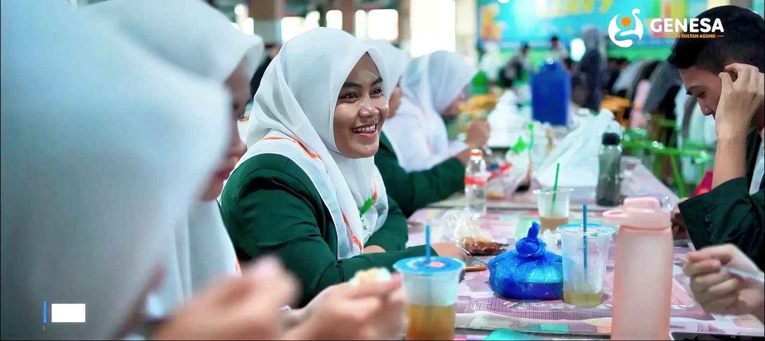 KUMAIRA (Kuliner Mahasiswa Rahmatan Lilalamin) — suasana area kuliner
